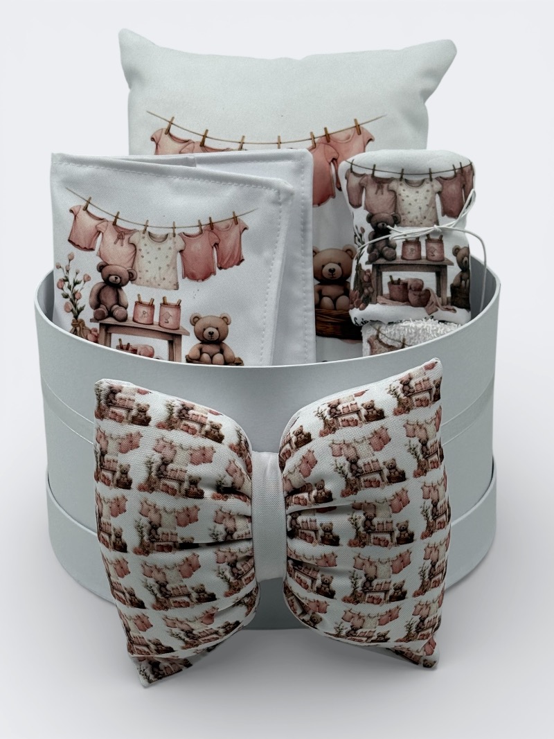 “Pink Teddy Bears Laundry” Καπελιέρα με λευκά είδη και προίκα (Gold) - Image 2